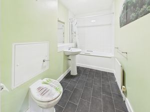 BATHROOM- click for photo gallery